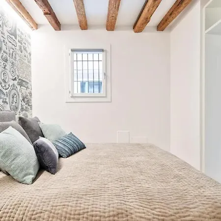 Charming With Private Courtyard Apartamento *