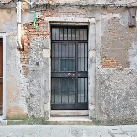 Charming With Private Courtyard Appartement Venise